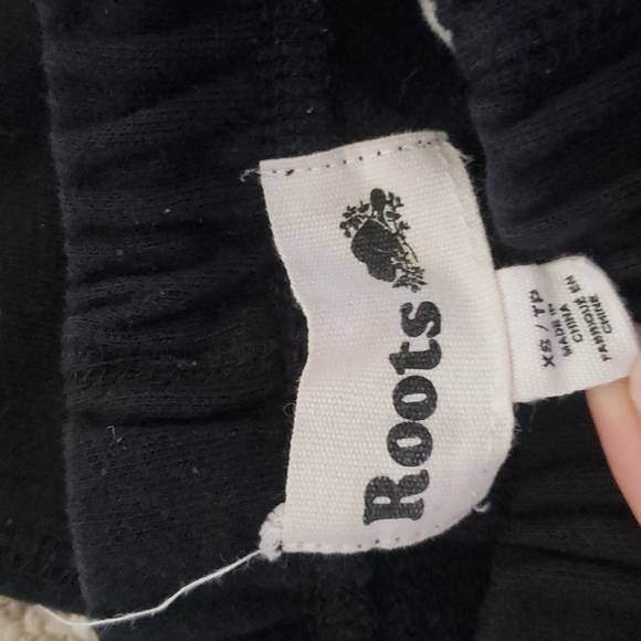 Roots black sweatpants with pockets - Picture 2 of 4